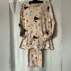 Cozy La Vie En Rose Dachshund pjs. Ladies size small